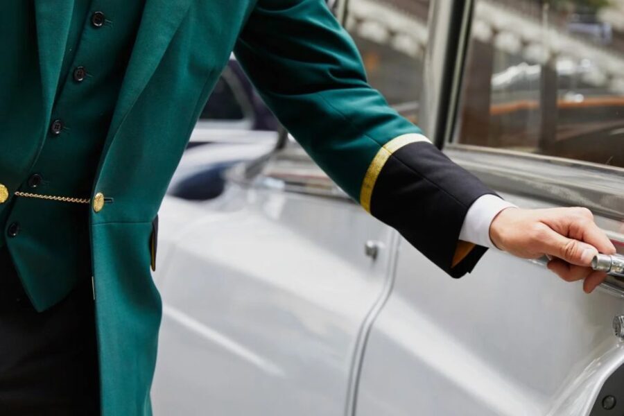 From Seattle Hotels - Hotel Transfer to Airport - The Vehicle and Comfort Level