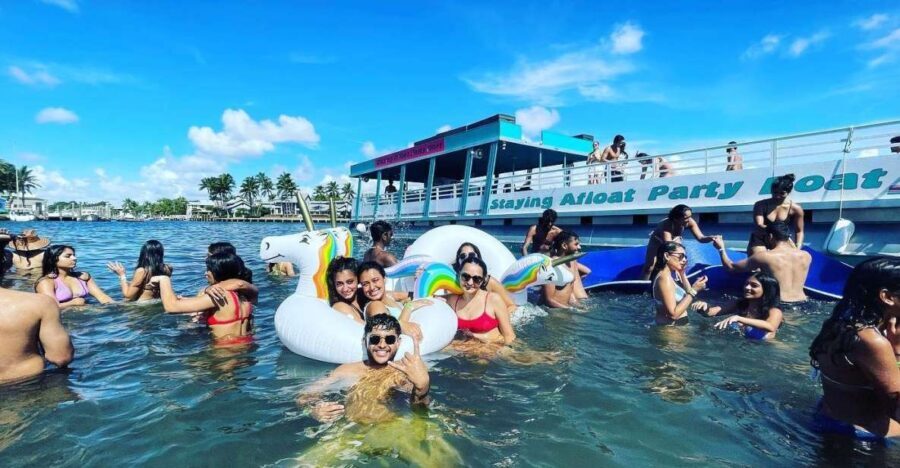 Ft. Lauderdale: Party Boat Tour to the Sandbar with Tunes - The Vibe and Atmosphere