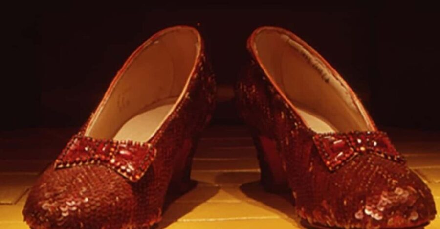 Grand Rapids: Ruby Slipper Theft Guided Tour - Who Should Book This Tour?