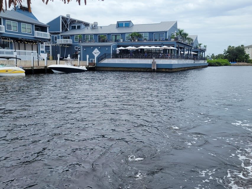 Happy Hour and a Half Cruise  1.5hrs  Public - The Boat: Comfort and Functionality