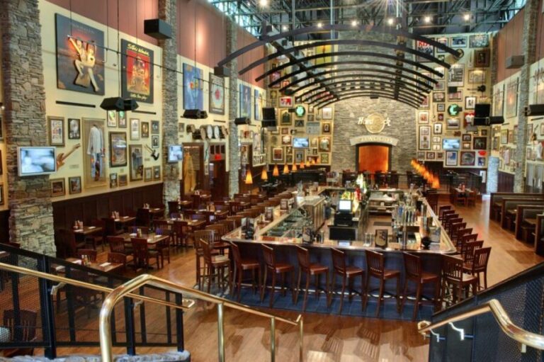 Hard Rock Cafe Foxwoods Resort, Connecticut - What to Expect at Hard Rock Cafe Foxwoods