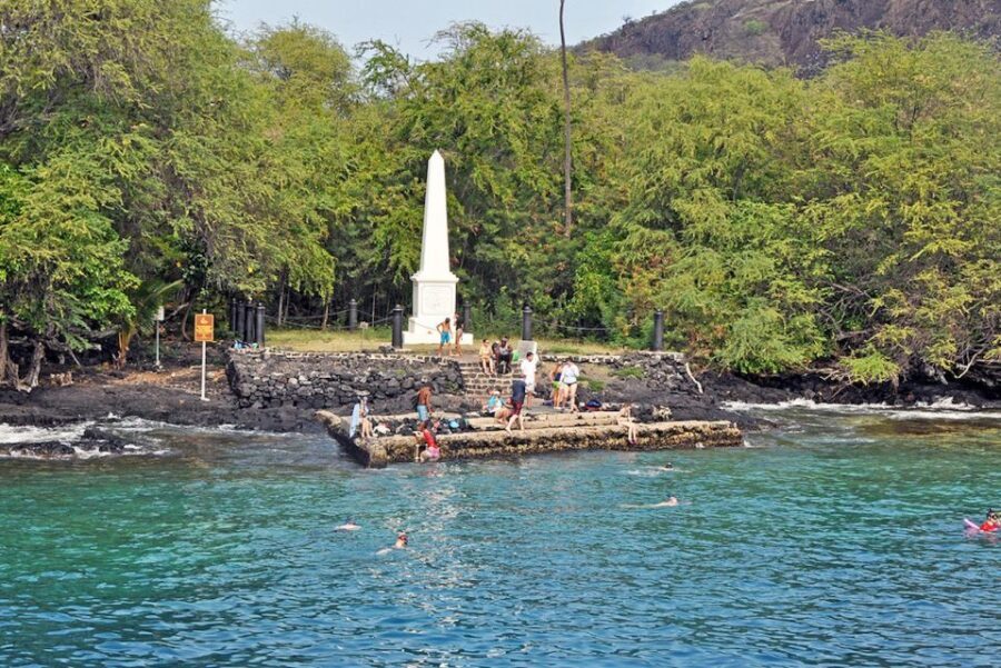 Kailua-Kona: Captain Cook Reef Catamaran Day Trip with Lunch - The Experience in Detail