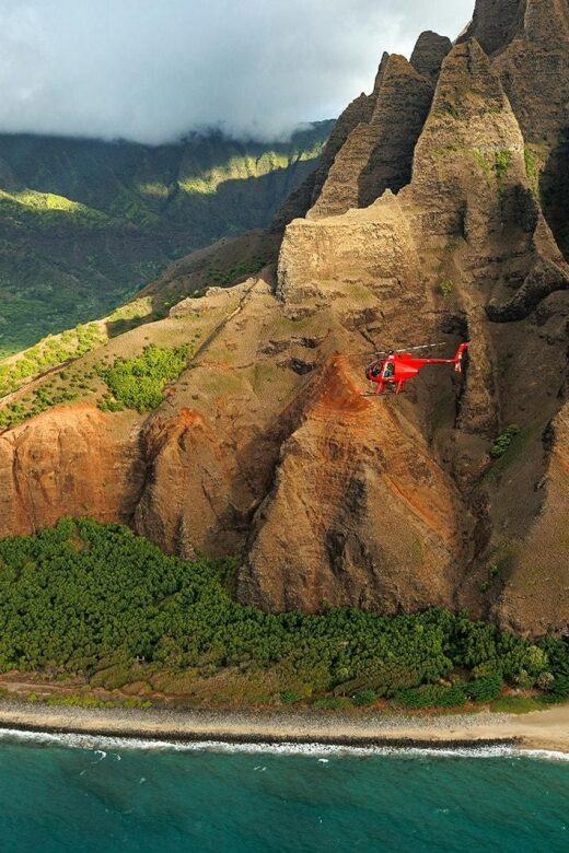 Kauai: Hughes 500 4-Passenger Doors-Off Helicopter Flight - The Aircraft and Comfort