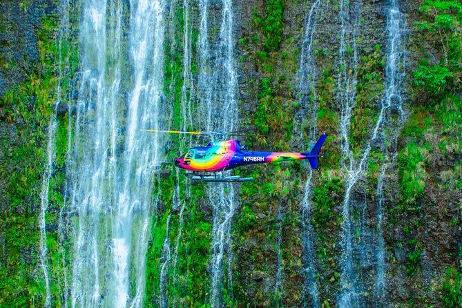 Kohala Coast Volcano Waterfalls-90 Min Heli Tour-Doors Off or On - Aerial Adventure Over Volcanoes and Waterfalls: An In-Depth Look