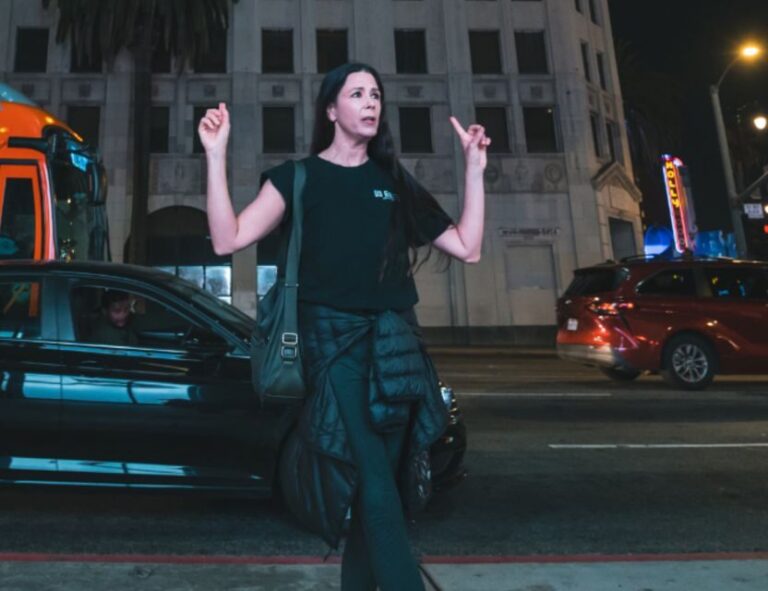 LA Ghosts Boos and Booze Haunted Pub Crawl - The Start: Meeting Your Guide in Hollywood
