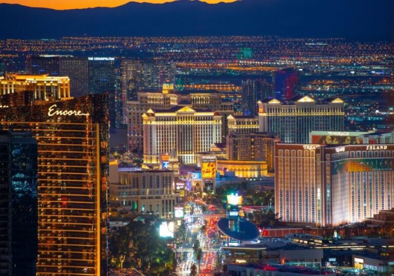 Las Vegas 2-Day Grand Canyon Railway Bearizona Meteor Crater - What You’ll Love About the Experience