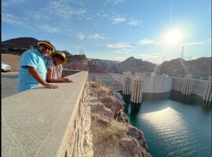 Las Vegas: Grand Canyon, Hoover Dam & 7 Magic Mountains Tour - Why the Guides Make the Difference