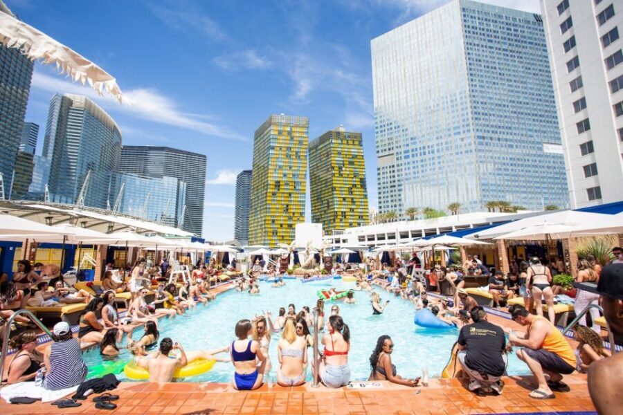 Las Vegas: Party Bus Day Club Tour with Drinks & Club Entry - Authentic Insights from Reviews