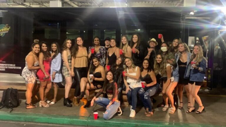 Las Vegas: Private Party Bus Tour Of Vegas Strip w Champagne - The Experience in Detail