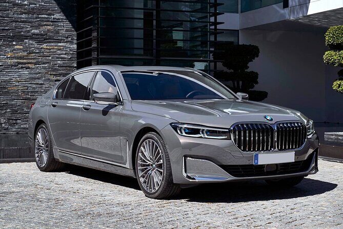 Las Vegas Private Transfer to Las Vegas Airport LAS in Luxury Car - Analyzing the Value