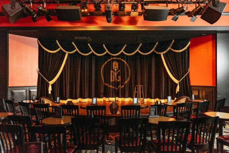 Las Vegas Strip: Brad Garretts Comedy Club at MGM Grand - What to Expect at Brad Garrett’s Comedy Club