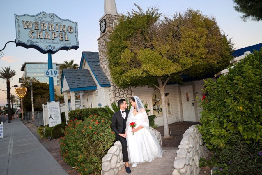 Las Vegas: Wedding or Vow Renewal at Graceland Chapel - The Itinerary in Detail