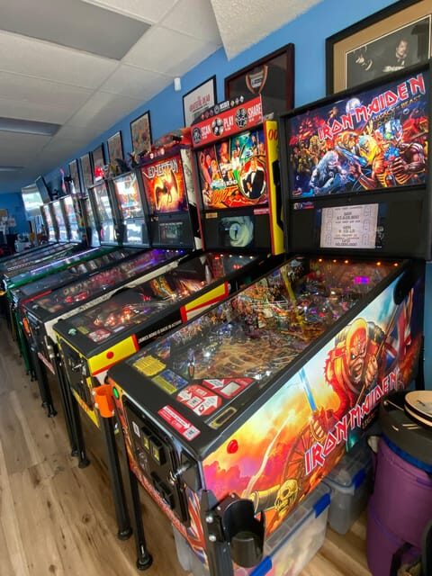 Long Beach: Pinball Arcade 40 Pinball Machines on Freeplay - The Experience in Detail