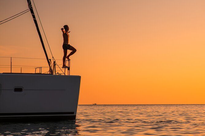 Luxury Diamond Head Sunset Sail - FAQ