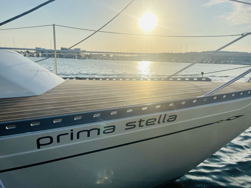 Marina Del Ray: Private Therapy Sail with small plate & vino - Gourmet Hors dOeuvres and Rosé: Dining in Style