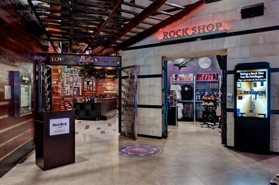 Meal at the Hard Rock Cafe Hollywood Florida - The Meal Experience: A Closer Look
