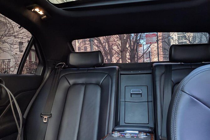 Meet and Greet Private Sedan Transfer from ORD to Downtown Chicago - Why This Transfer Works Well for Travelers