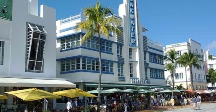 Miami : Art Deco & South Beach Walking Tour with a Guide - The Value of a Private and Custom Tour