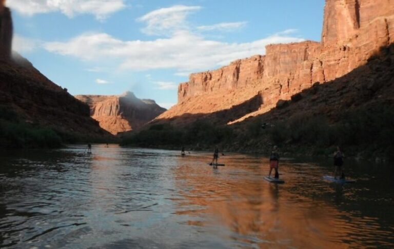 Moab: Stand-Up Paddleboard with small rapids on Colorado - What to Expect from the Paddleboard Adventure