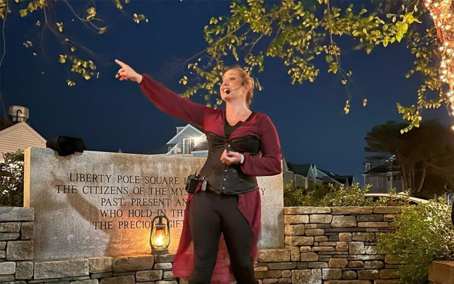 Mystic: Ghosts of Christmas Past Downtown Walking Tour - Who is this tour best for?