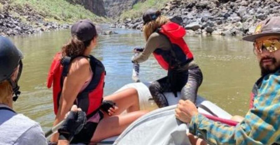 New Mexico: Rio Grande Funyak Race Course Tour - Equipment and Safety
