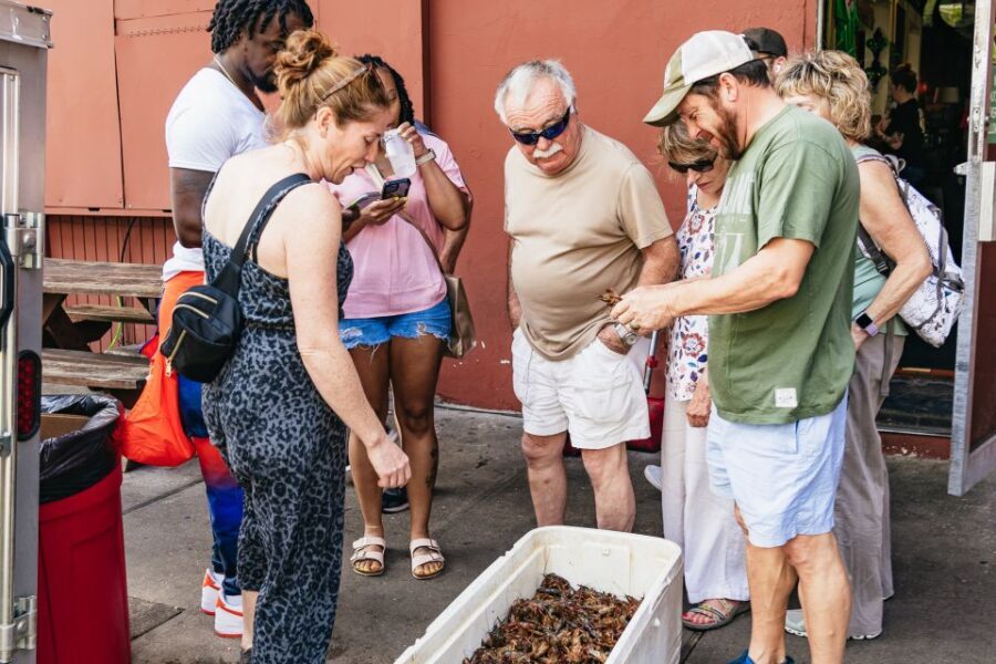 New Orleans: Garden District Food, Drinks & History Tour - Practical Details and Tips