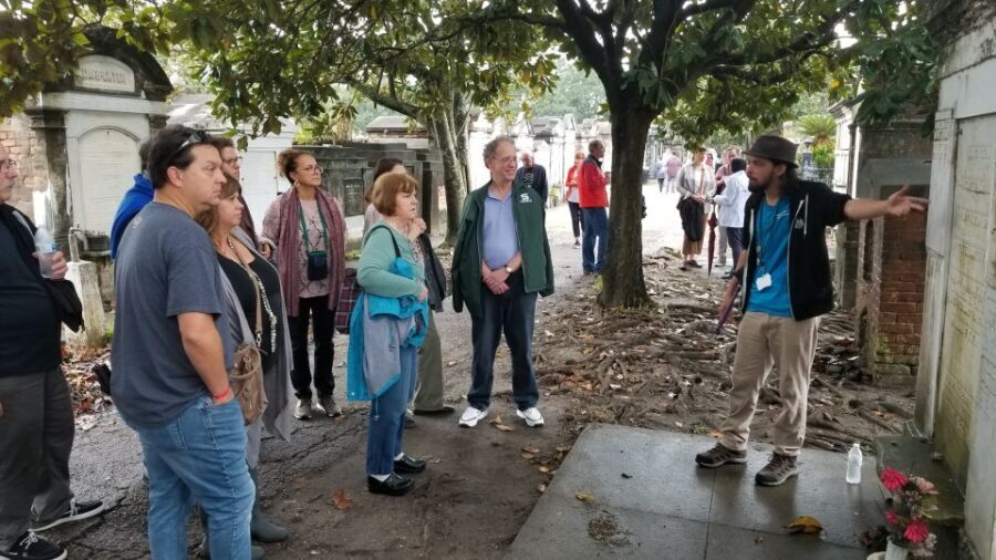 New Orleans: Garden District Tour - The Guided Tour Experience: Who Guides and What Makes Them Special?