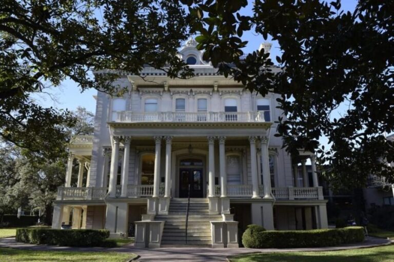 New Orleans: Garden District Walking Tour - Discovering the Garden District: A Detailed Review