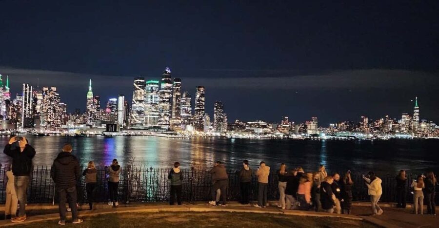 New York City Night Views - A panoramic hop-on-hop-off tour - What Makes This Tour Stand Out