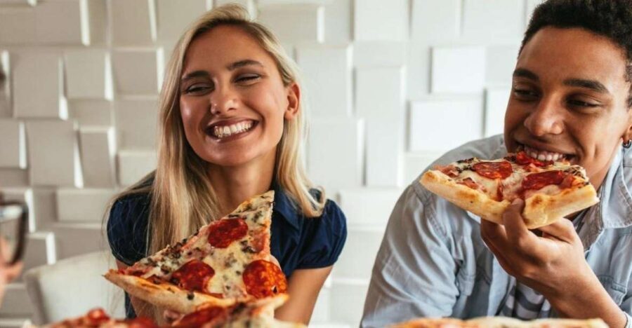 New York City: Sightseeing Walking Tour with Food Tastings - The Guide Experience: Knowledge and Personal Touch