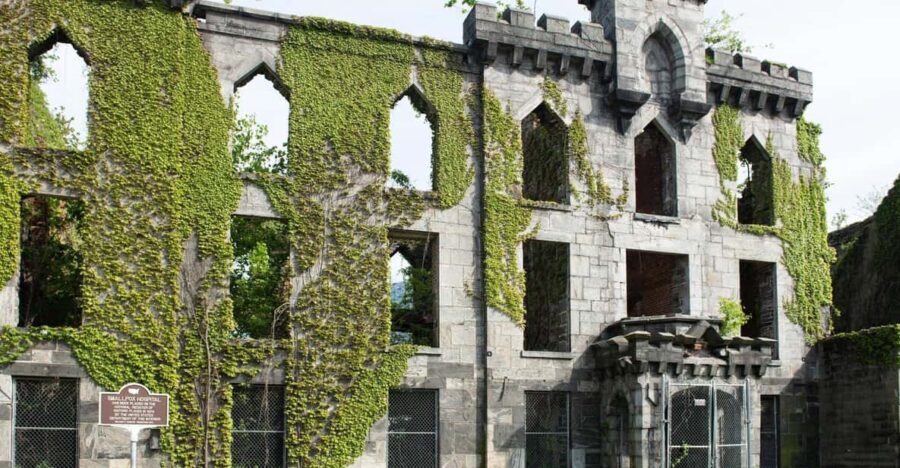New York City: Smallpox Hospital Photo Tour - The Setting and Its Significance