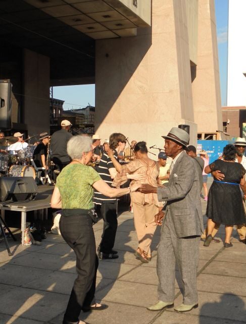 New York: Harlem Swing Dance History Stroll and Dance Class - The Swing Dance Class: Moving to the Beat