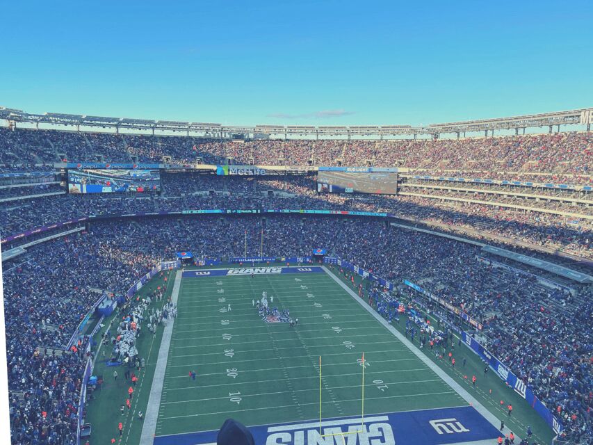 New York: New York Giants Football Game Ticket - The Venue: Metlife Stadium and Its Atmosphere