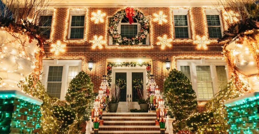 NYC: Dyker Heights Christmas Lights & Skyline View Bus Tour - The Practicalities