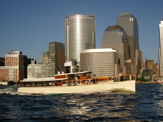 NYC: Evening Jazz Cruise on the Yacht Manhattan - The Vessel and Its Atmosphere