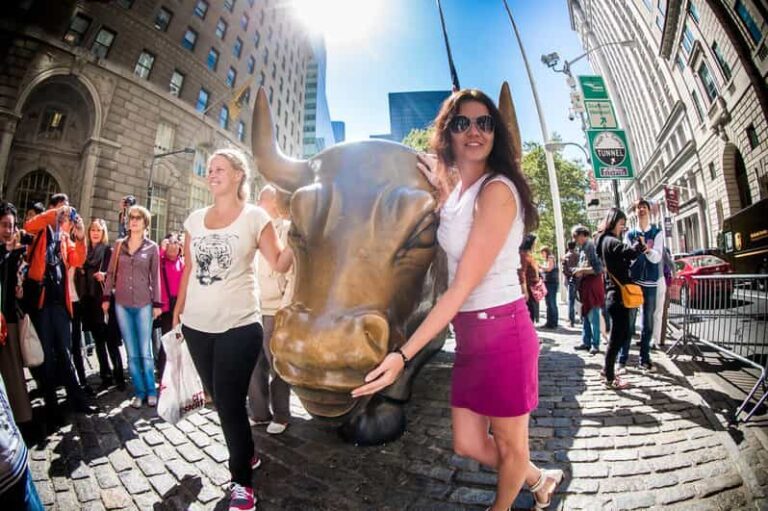 NYC: Financial District Guided Walking Tour English-Spanish - Who Is This Tour Best For?