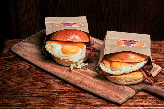 NYC Grab n Go Breakfast at USA Brooklyn Deli in Times Square - The Experience in Detail: Food and Service