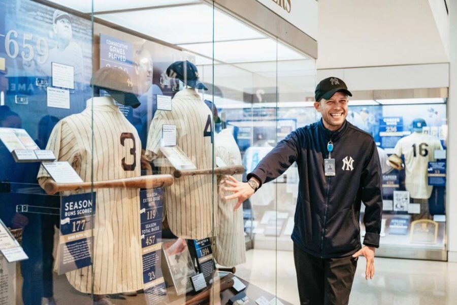 NYC: Harlem & Bronx with Yankees Baseball Game, 1-Day Tour - Transportation and Group Dynamics