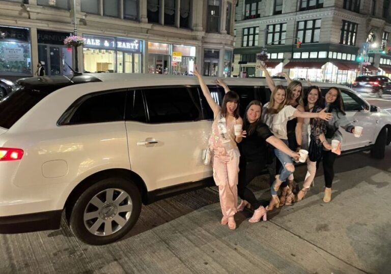NYC Limousine Tour By Stretch Limo-King And Queen Limo NYC - The Value of the Tour: Price, Duration, and Extras