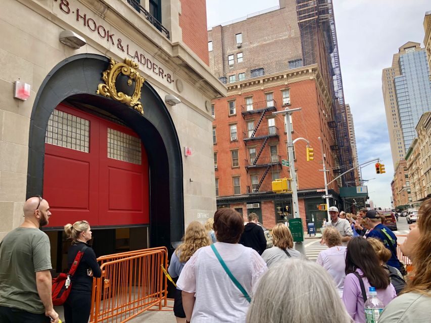 NYC: Manhattan TV and Movie Bus Tour with Actor Guide - The Guides: The Heart of the Experience