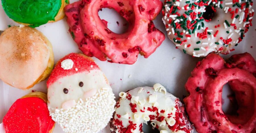 NYC: Midtown Holiday Donut and Hot Chocolate Adventure - The Experience and the Food: More Than Just Sweets