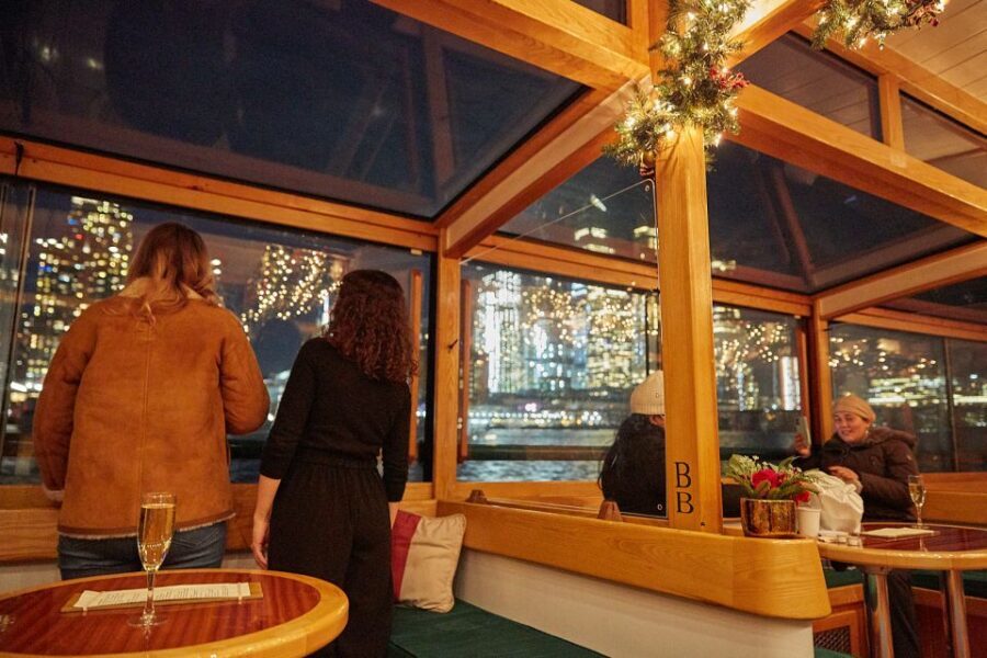 NYC: Night Holiday Lights and Cocoa Cruise - A Closer Look at the Experience