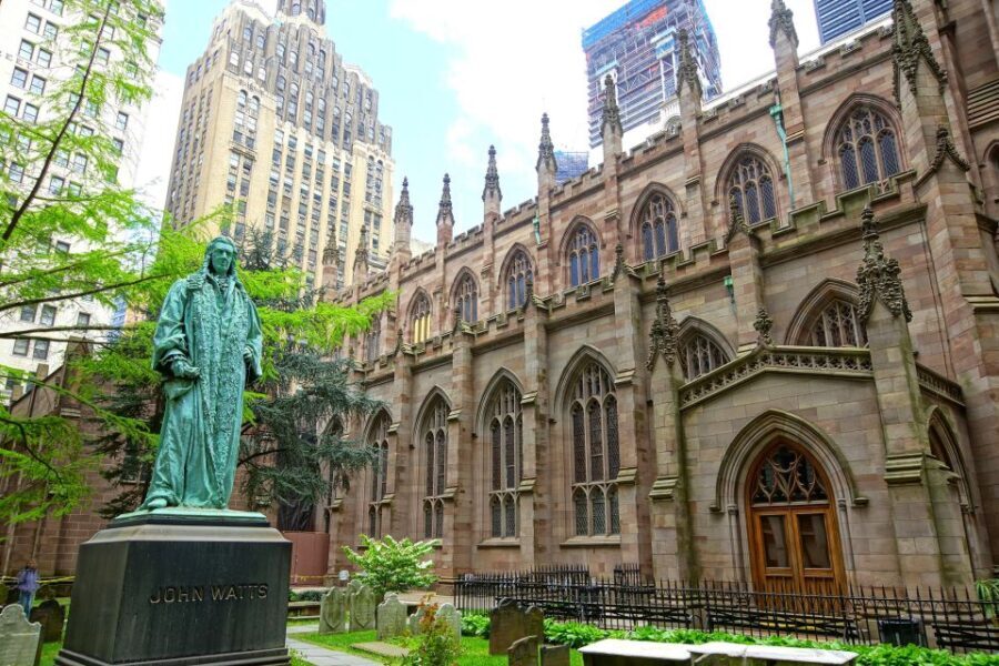 NYC Private Tour Historic Manhattan and Financial District - Iconic Landmarks with Authentic Flair
