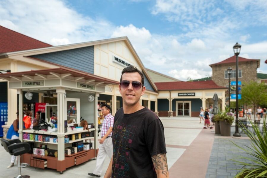 NYC: Woodbury Common Premium Outlets Shopping Trip - Deep Dive into the Experience: What Makes It Worthwhile