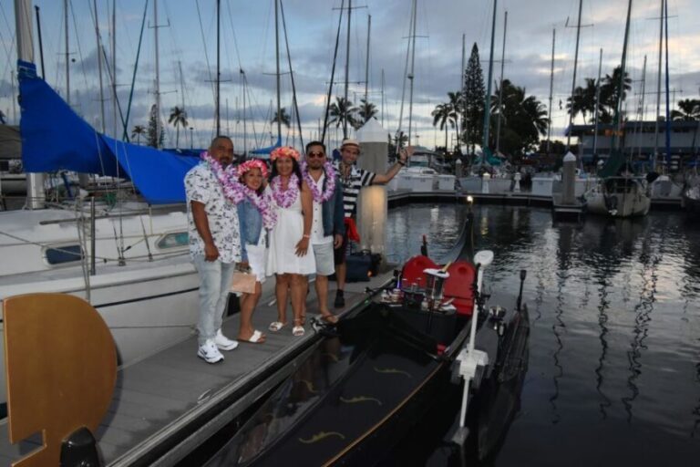 Oahu: Fireworks Cruise - Ultimate Luxury Gondola with Drinks - A Deep Dive into the Experience