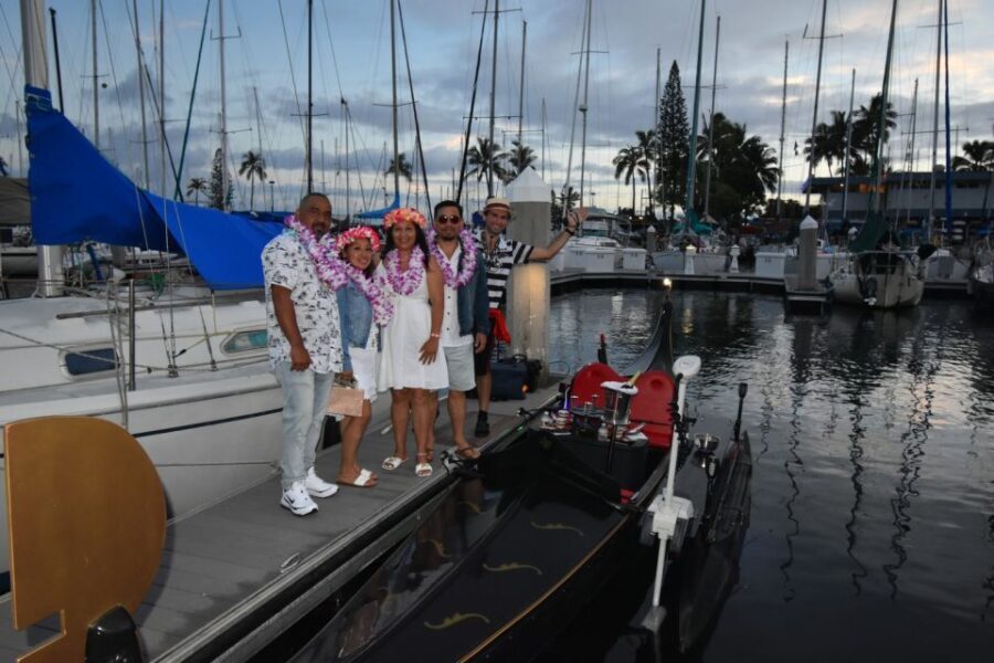 Oahu: Fireworks Cruise - Ultimate Luxury Gondola with Drinks - A Deep Dive into the Experience