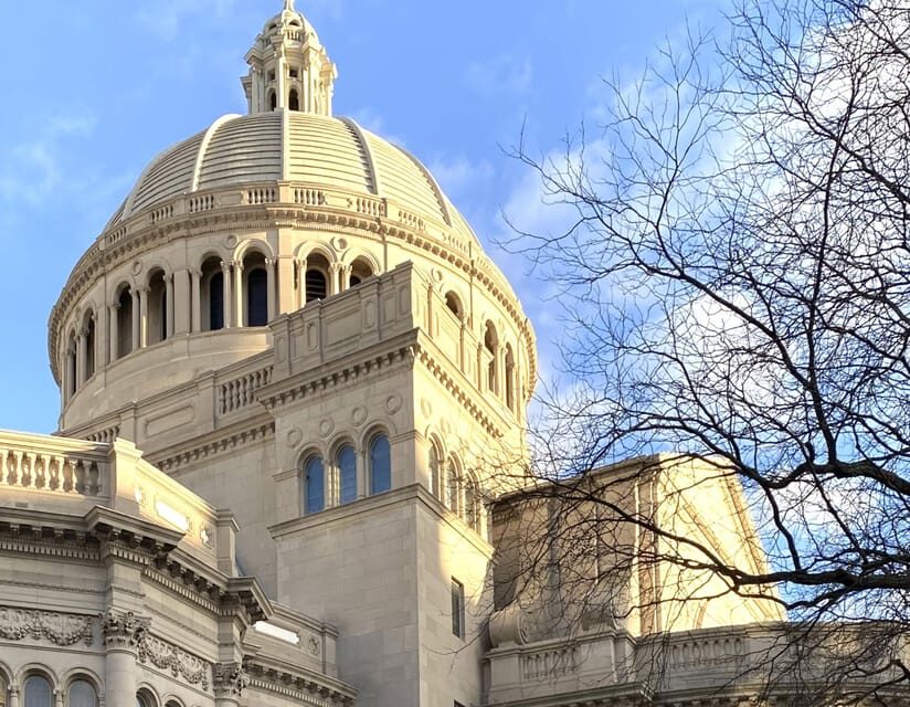 Old Boston: Beacon Hill & Back Bay Walking Tour in French - Exploring the Architectural Marvels of Back Bay