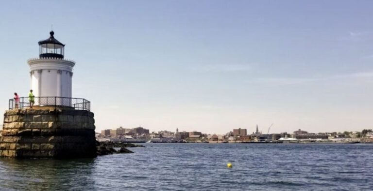 Portland: Maine Lighthouses Sightseeing Cruise with Drinks - Authentic Experiences from Reviewers