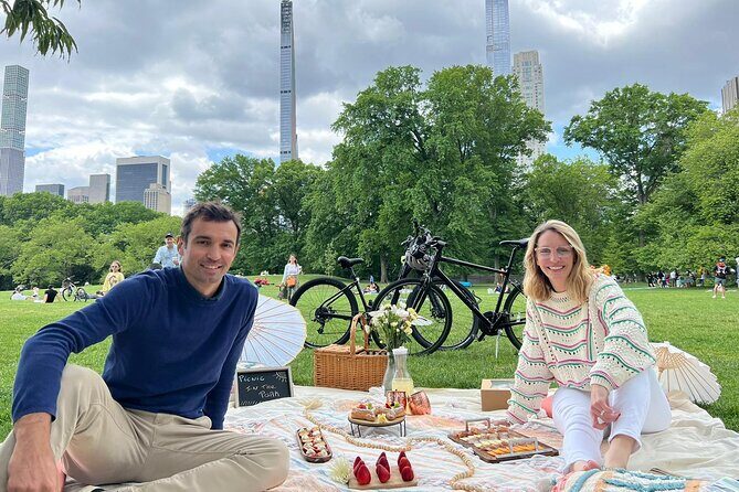 Private Central Park Bike Tour and Luxurious Picnic - Detailed Breakdown of the Itinerary