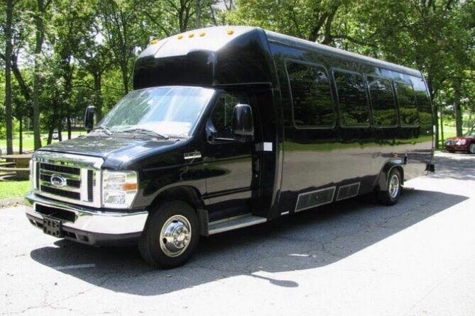 Private Nashville Luxury Party Bus Tour (4, 6, or 8-Hours) - Transportation and Group Dynamics